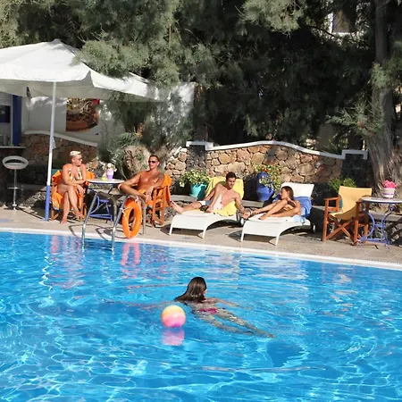Samson΄s Village Περίσσα