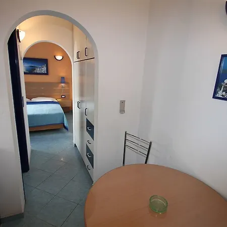 Samson΄s Village Aparthotel Perissa (Santorini)