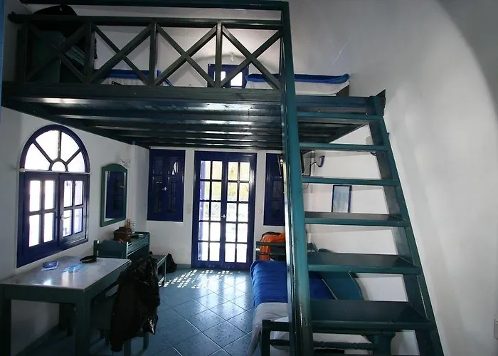 Samson΄s Village Perissa (Santorini)