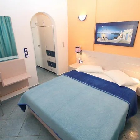 Samson΄s Village Перисса