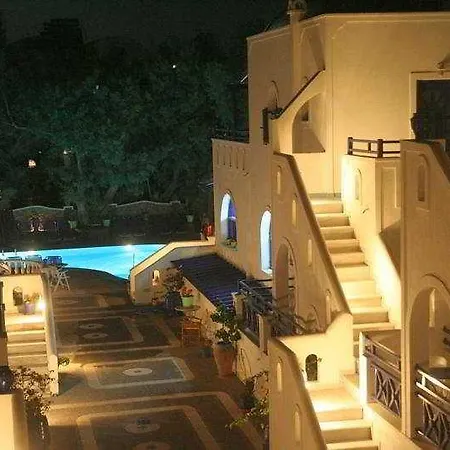 Lägenhetshotell Samson΄s Village Perissa (Santorini)