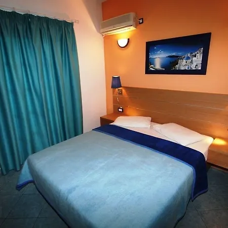 Samson΄s Village Perissa (Santorini)