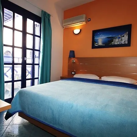 Samson΄s Village Perissa (Santorini)